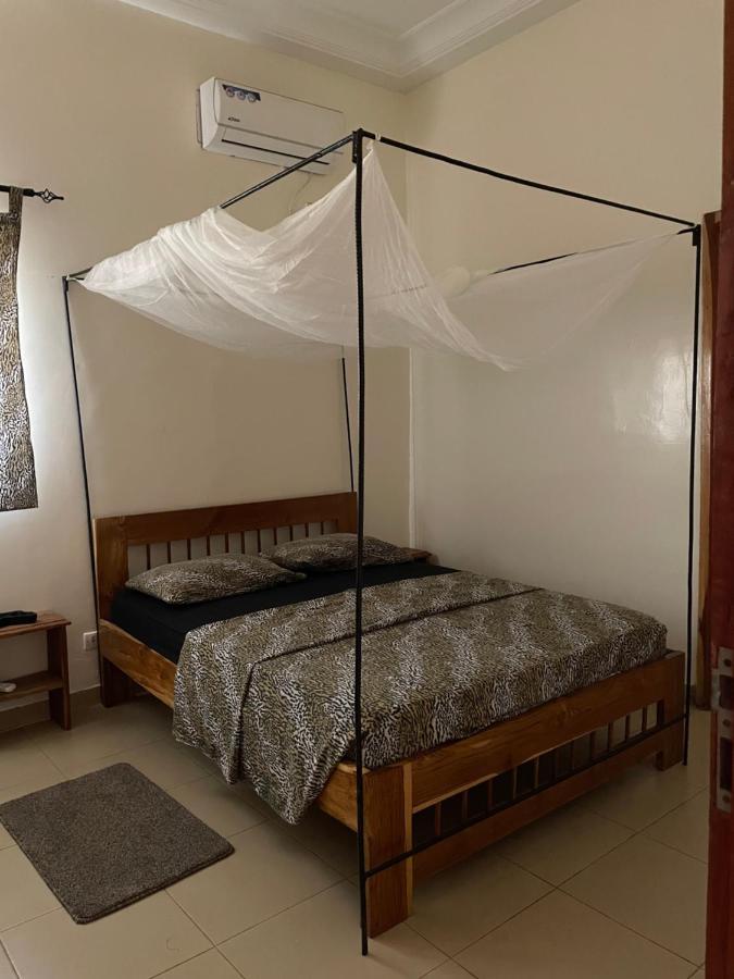 Chez Tata Eleonore Maison D Hotes Bed & Breakfast Ziguinchor Exterior photo